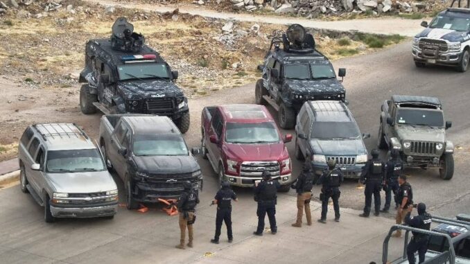 Aseguran siete vehículos y armamento tras operativo especial en Guachochi