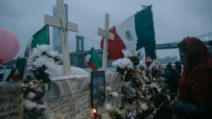 Nueva York recuerda a víctimas del buque Cuauhtémoc entre oraciones y música mariachi