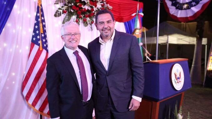 Acude alcalde a celebración del Día de la Independencia en consulado de EU