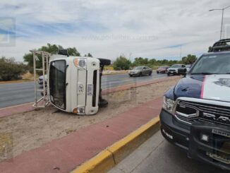 Choque múltiple en la vialidad Sacramento deja dos personas lesionadas