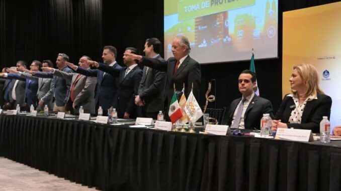 Acompaña Maru en toma de protesta de nueva Mesa Directiva del Consejo Coordinador Empresarial de Chihuahua