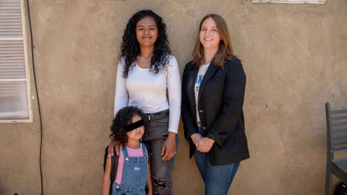 Congresistas demócratas piden a Inmigración «reconsiderar» caso de niña mexicana enferma