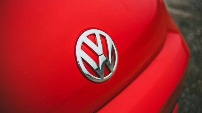 Profeco llama a revisión a más 25 mil vehículos de Volkswagen por desperfecto en cinturón