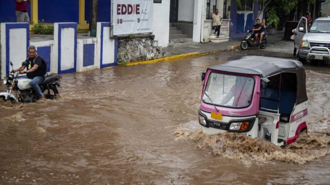 Estas fueron las afectaciones del huracán Erick en Oaxaca y Guerrero