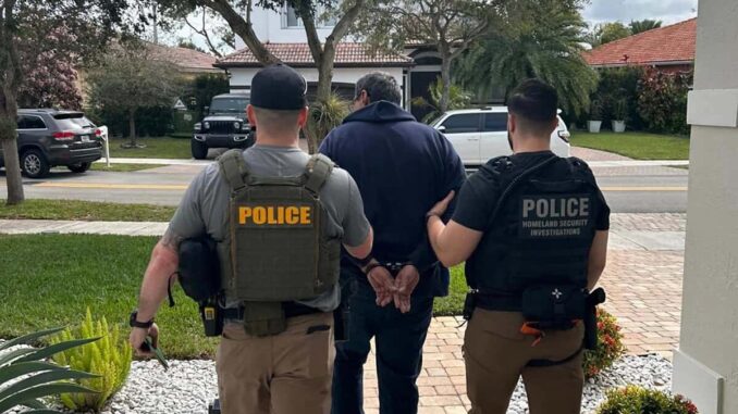 EE.UU. pide ‘delatar’ a migrantes indocumentados