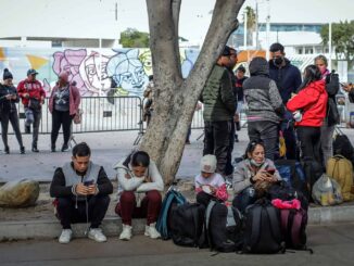 Decenas de detenidos en redadas de ICE en Los Ángeles con enfrentamientos