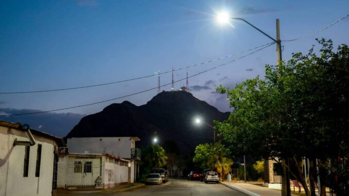 Recorre alcalde colonia Robinson para supervisar seguridad y alumbrado público