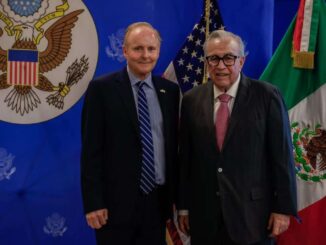 Asiste Rocha Moya a conmemoración de la Independencia de EE.UU. en Sonora