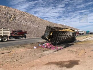 Choque con volcadura e incendio en el kilómetro 30 del Libramiento Oriente deja cinco lesionados