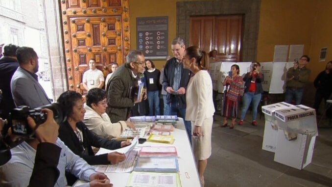 presidenta Claudia Sheinbaum vota en las elecciones judiciales