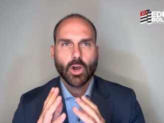 El Supremo investigará a un hijo de Bolsonaro por su campaña contra Brasil en EE.UU.