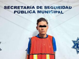 Detienen a un adolescente y a un hombre por asaltar tienda de conveniencia