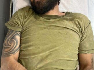 Neutralizan y arrestan a hombre por agredir a policía durante intervención