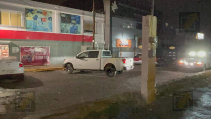 Recuperan camioneta robada cerca del Hospital del ISSSTE 