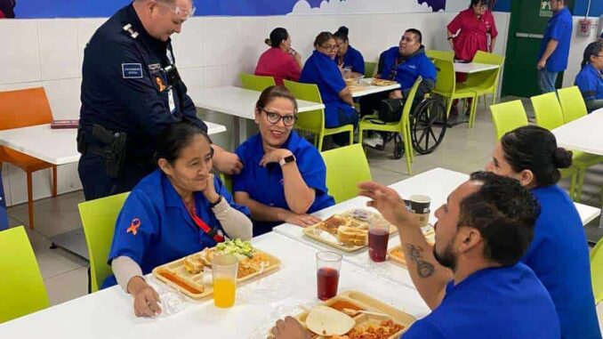 Reparten información sobre violencia de género en maquiladora HARMAN