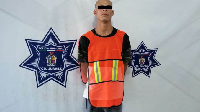 Arrestan a hombre por robo de cableado en plaza comercial de Rincones del Sol