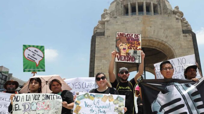 Artistas protestan en la CDMX; exigen regulación para proteger las voces ante clonación con IA