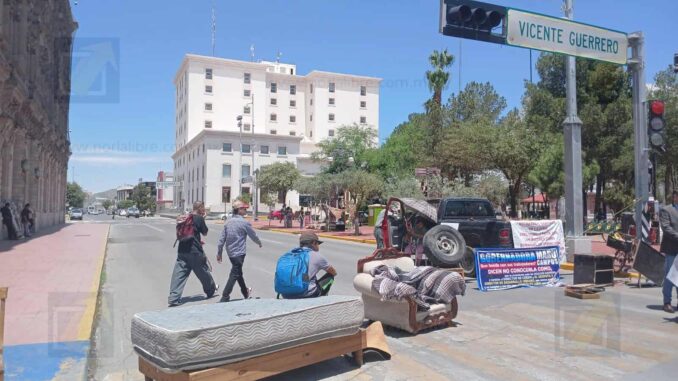 Cierran calles del Centro para exigir apoyos tras afectaciones por lluvias