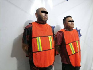 Arrestan a dos por conducta ilícita; los investigan por asalto a una Joyería