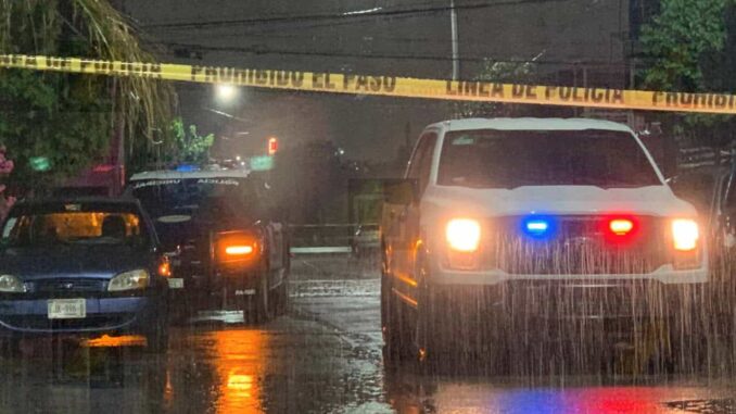Dos hombres son asesinados a balazos dentro de vivienda en la colonia Insurgentes