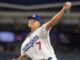 Mexicano Julio Urías busca volver a la MLB tras cumplir sanción por violencia doméstica