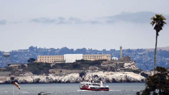 ¿Cuánto costaría reconstruir la prisión de Alcatraz?
