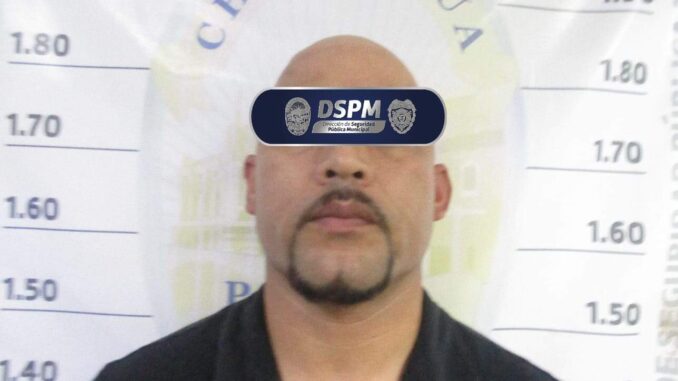 Presentan a conductor detenido a bordo de una pickup robada tras persecución en el Juventud