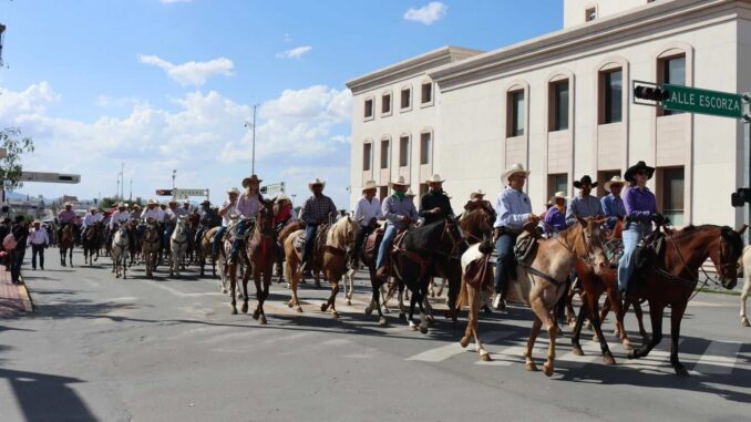 Llega la Gran Cabalgata Villista 2025 a Chihuahua capital