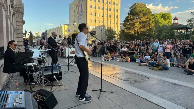 Fusionan exposición Mafalda 614 y la música de The Beatles en Centro de Desarrollo Cultural