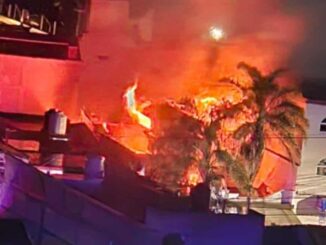 Comando incendia casa de la alcaldesa de Queréndaro, Michoacán