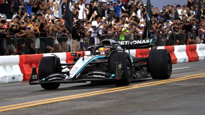 Bad Bunny, Adidas y Mercedes llevan por primera vez un vehículo Fórmula 1 a Puerto Rico