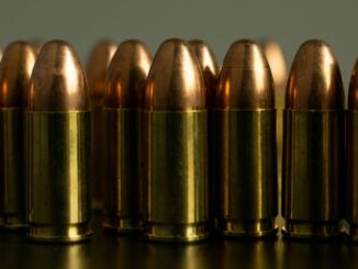 Condenan a prisión a 6 hombres en Florida por tráfico de armas hacia cárteles de Mexico