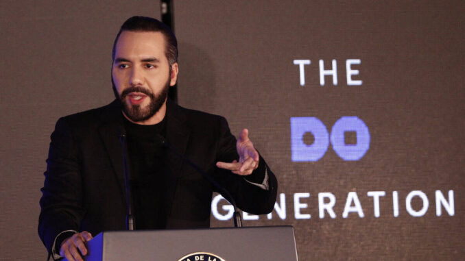 Bukele defiende la reelección indefinida