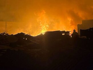 Ayudan policías municipales a sofocar incendio en Granjas Polo Gamboa