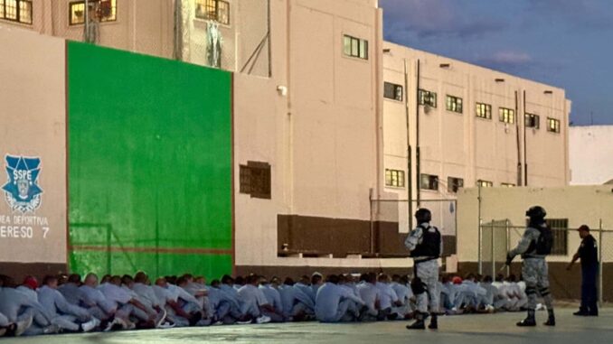 Realizan operativo de revisión en el CERESO No. 7 de Cuauhtémoc