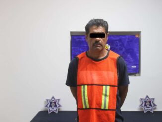 Arrestan a hombre por conducir vehículo con motos acuáticas robadas