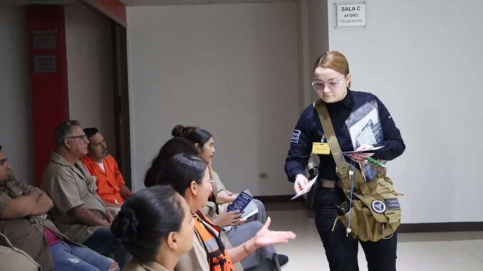 Imparten plática en maquiladoras para evitar robos de viviendas