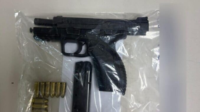 Detiene AEI en flagrancia a masculino en posesión de cocaína y arma de fuego en Ciudad Juárez