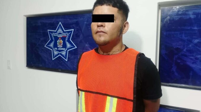 Arrestan a sujeto a bordo de motocicleta robada