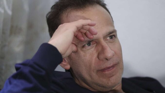 Israel Vallarta denunciará a funcionarios y pedirá libertad de familiares