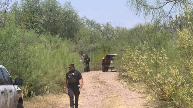 Hallan cadáver encobijado en brecha de Rancho de Enmedio