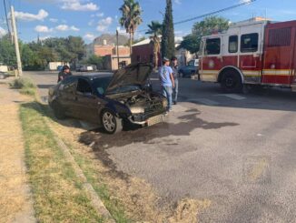 Falla mecánica provoca incendio vehicular en la colonia Pacífico