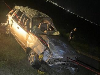 Volcadura deja un fallecido y dos lesionados en libramiento de Cuauhtémoc 