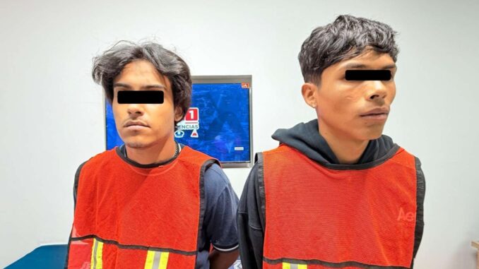 Frustran policías municipales Carjacking, detienen a dos