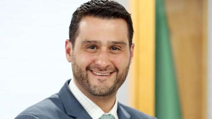 FGR remueve a Arturo Serrano como contralor; de esto lo acusan