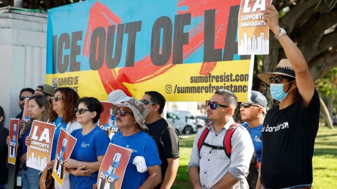 Escuelas de Los Ángeles imponen «zonas seguras» para migrantes