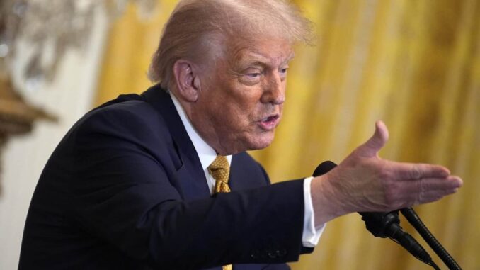 Trump eleva los aranceles a Canadá del 25 al 35% a partir del viernes