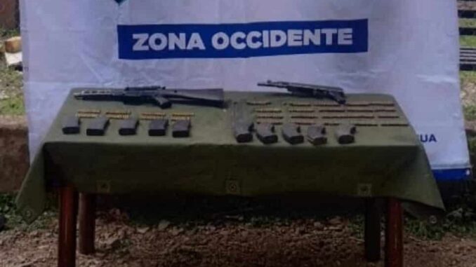 Operativo Conjunto desmantela campamento y asegura armamento en la sierra de Madera