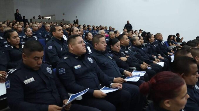 Reconocen a Policías del Mes por actos heroicos o relevantes