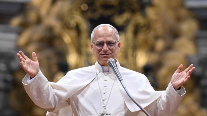 Migrantes son mensajeros de esperanzas en mundo de guerras e injusticias: Leon XIV